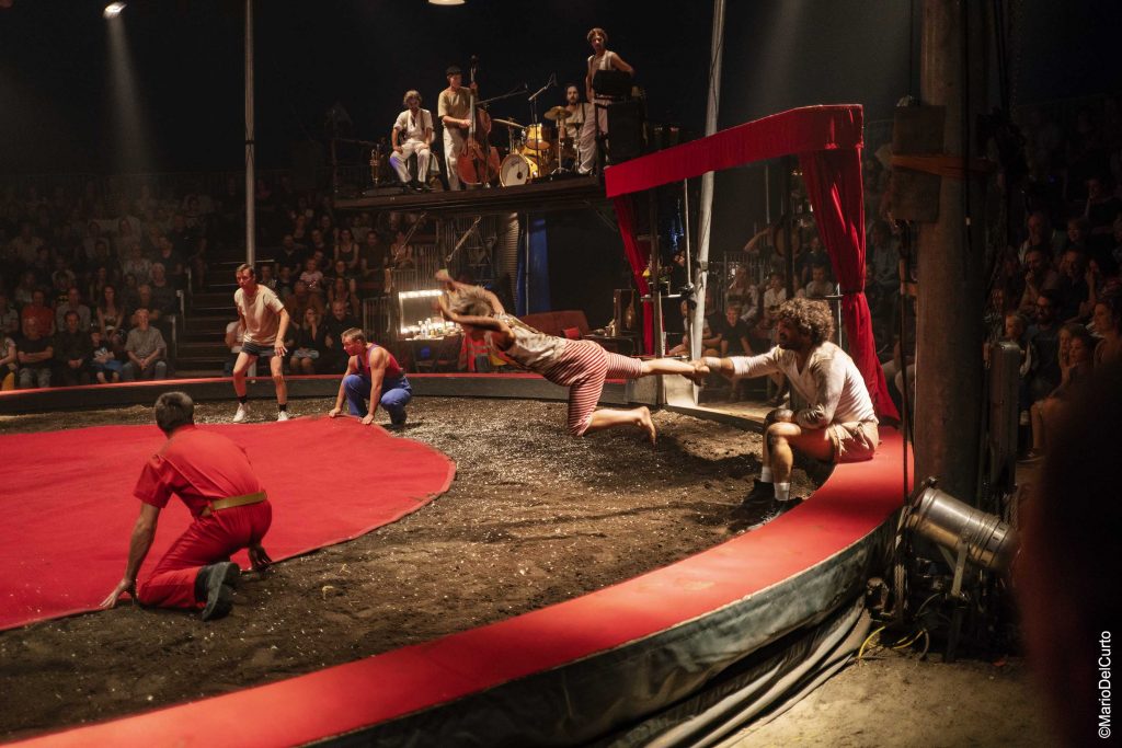SAISON DE CIRQUE Cirque Aïtal