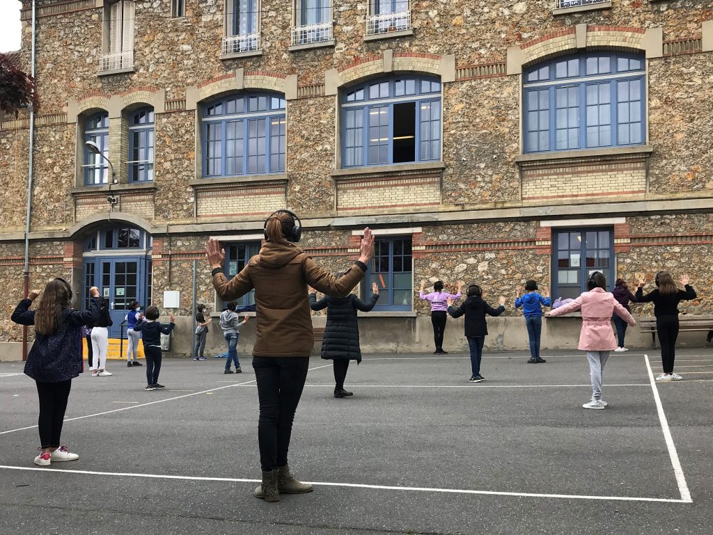 DONNE-MOI LA MAIN Happy Manif