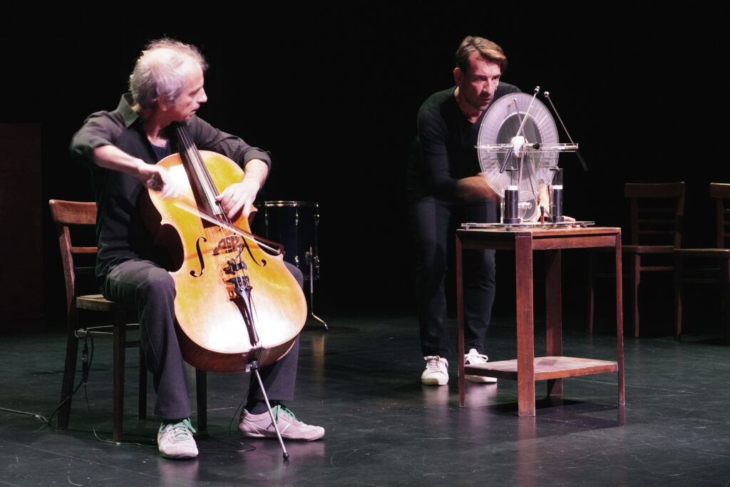 LA PRÉDICTION DES OSCILLATIONS