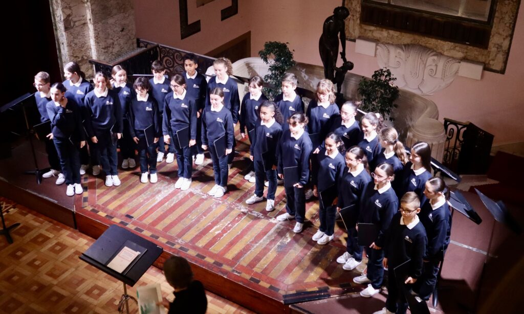 PETITES ET GRANDES VOIX