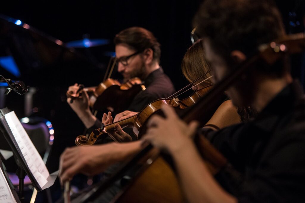 MUSIQUES DE CIRQUE ET DE FÊTES